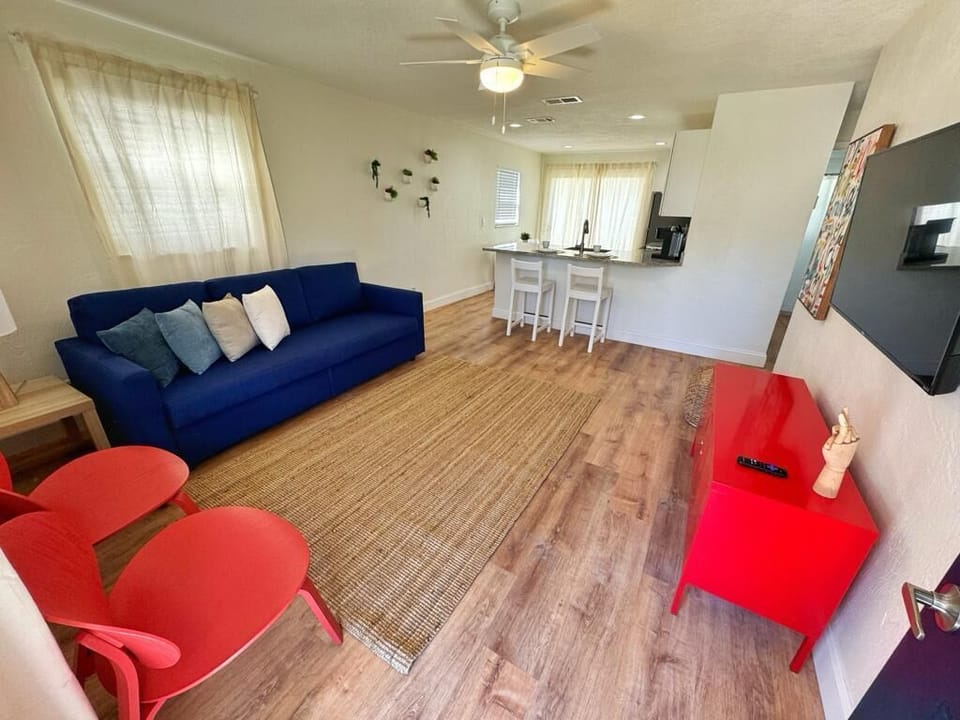 Spacious living room for gatherings and entertainment!
