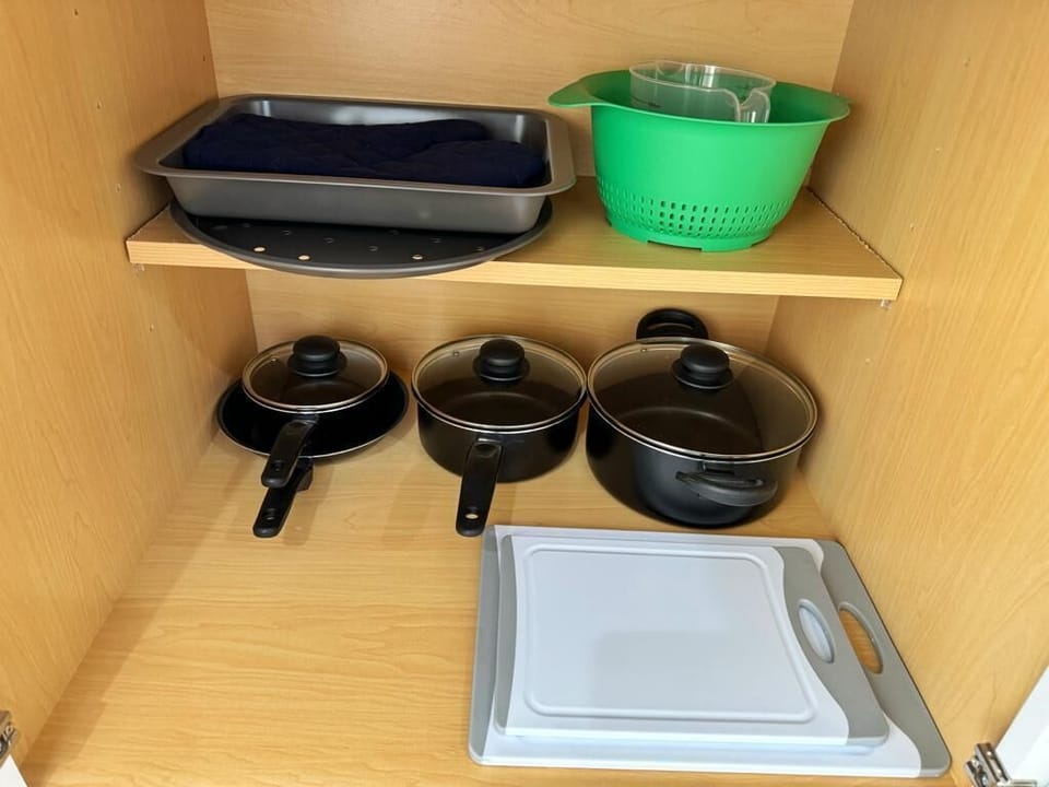 All the pots and pans are provided!
