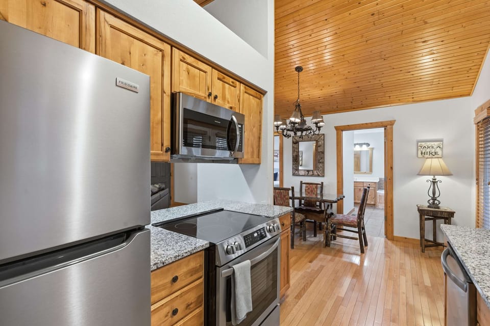 The inviting kitchen is well equipped for an unforgettable getaway​