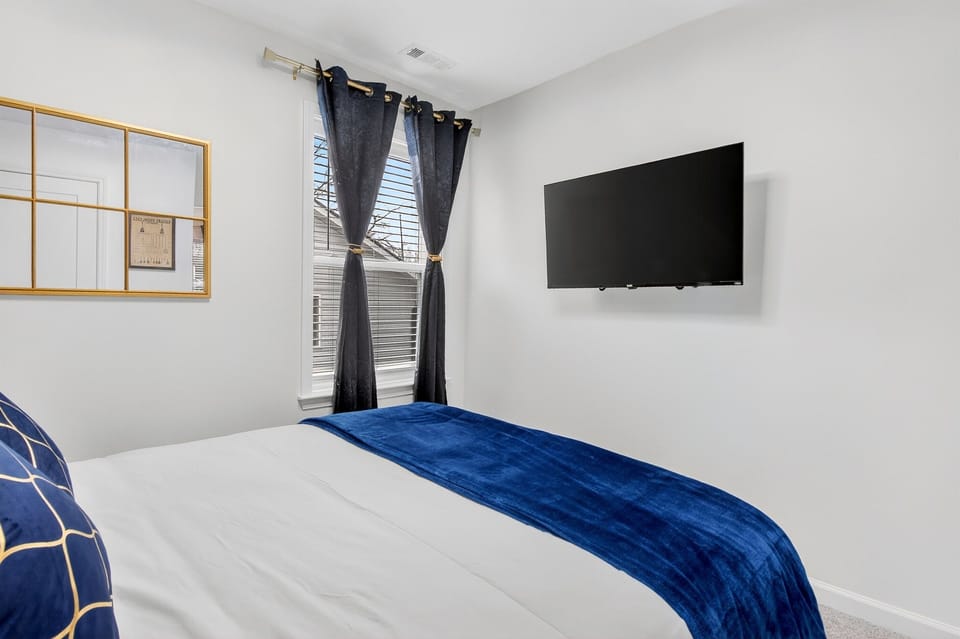 2nd floor guest bedroom I