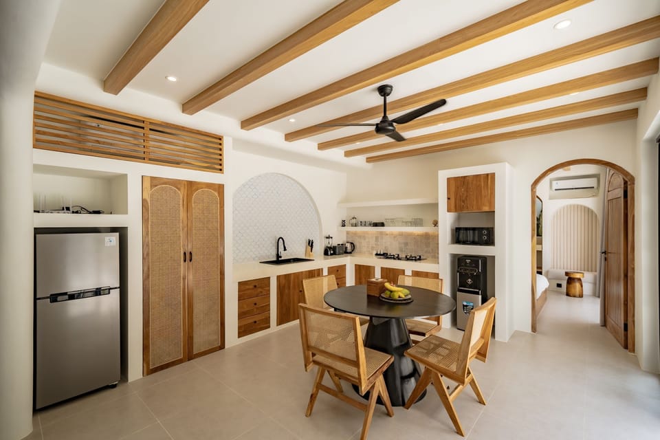 Deluxe Villa, 2 Bedrooms, Patio, Pool View | Dining room