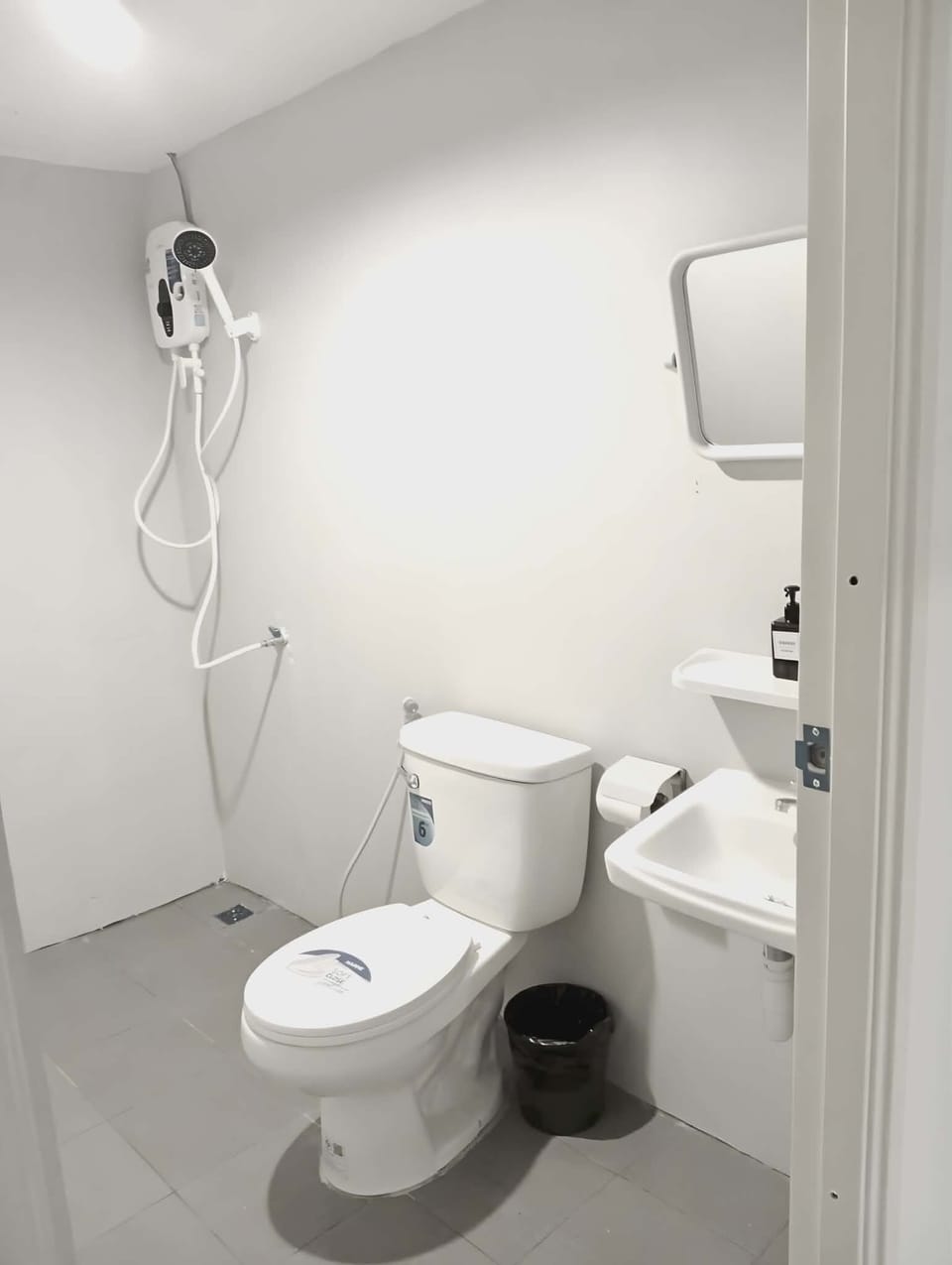 Double Room | Bathroom | Shower, bidet, towels, soap