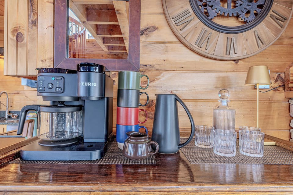 Combo coffee machine for traditional drip style or Keurig cups (coffee not incl)