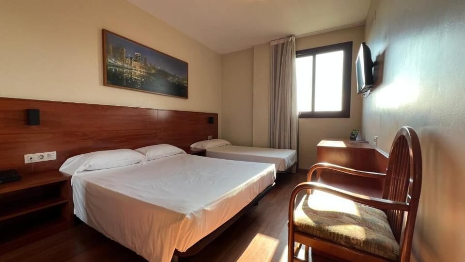 In-room safe, blackout drapes, free WiFi