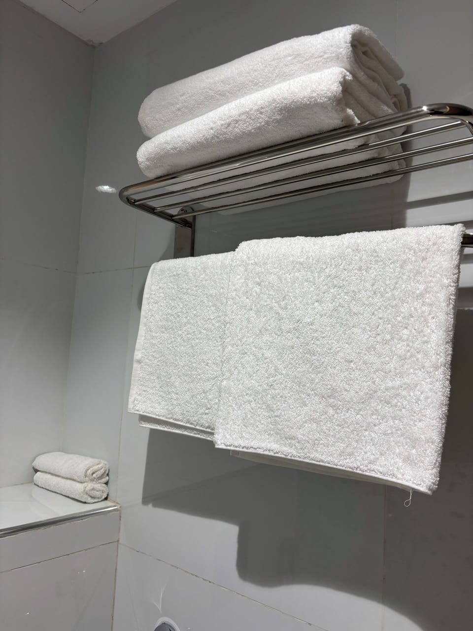 Quadruple Room | Bathroom | Shower, hair dryer, slippers, bidet