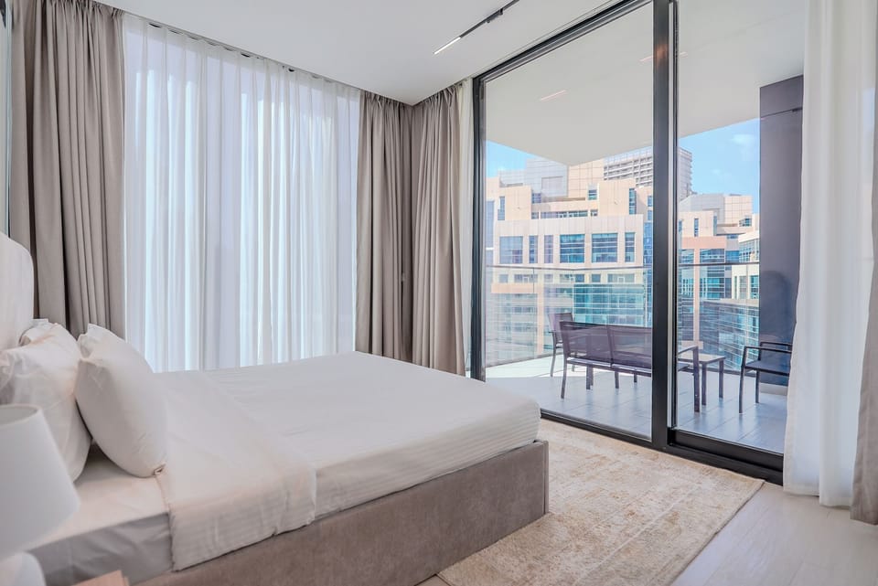 Luxury Apartment, 2 Bedrooms, Balcony, Canal View | Free WiFi