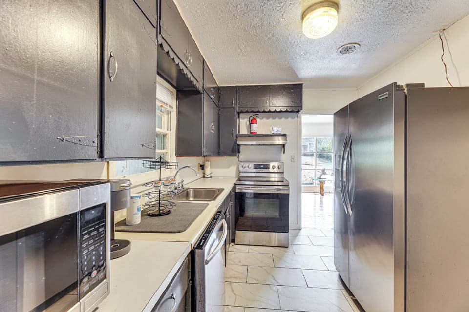 Kitchen | Dishwasher | Single-Serve Coffee Maker