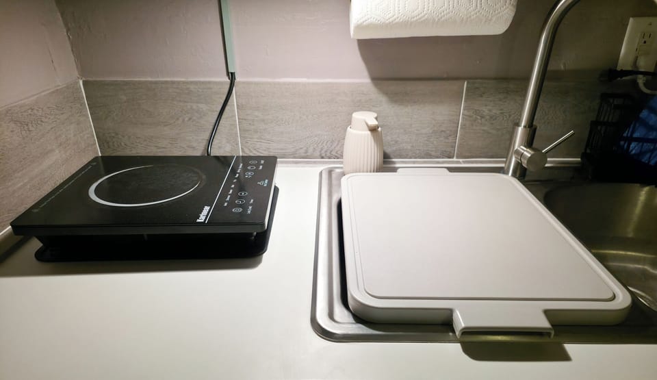 One burner stovetop & cutting board 