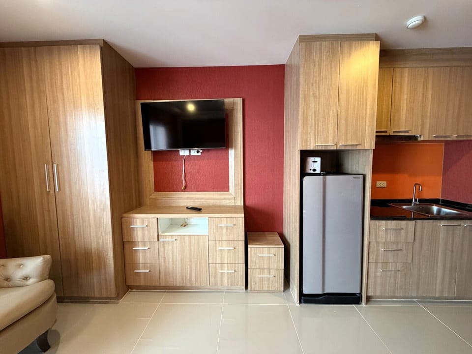 Apartment, 1 Bedroom, Smoking, Balcony | Interior
