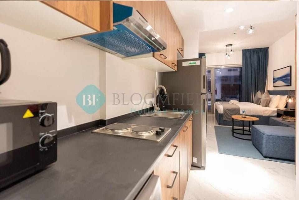 Apartment, Balcony | Private kitchen | Electric kettle, toaster