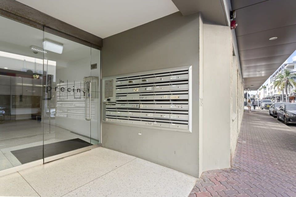 Entrance / Reception