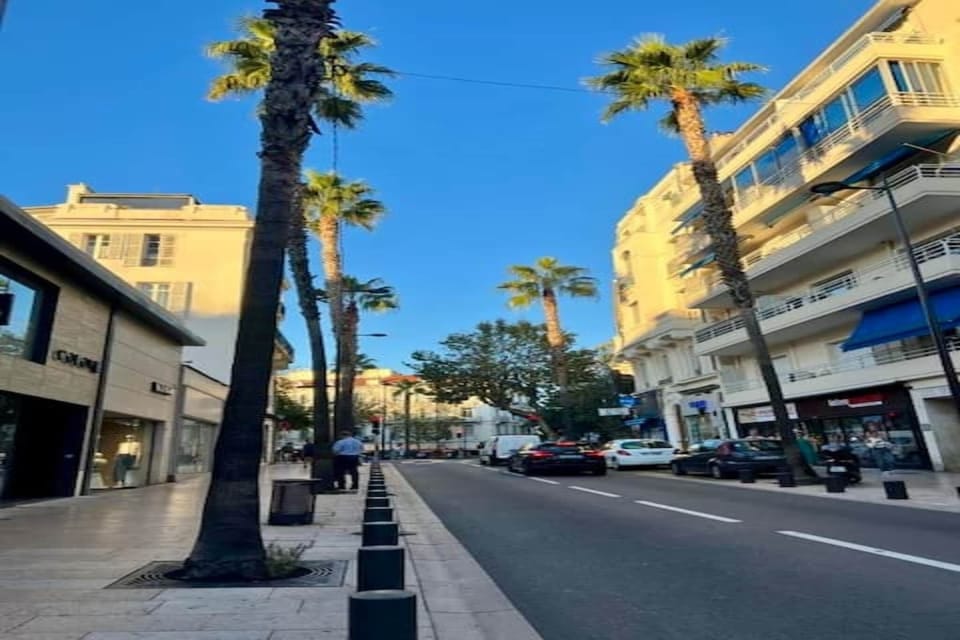 Surroundings [summer] (1-5 km)