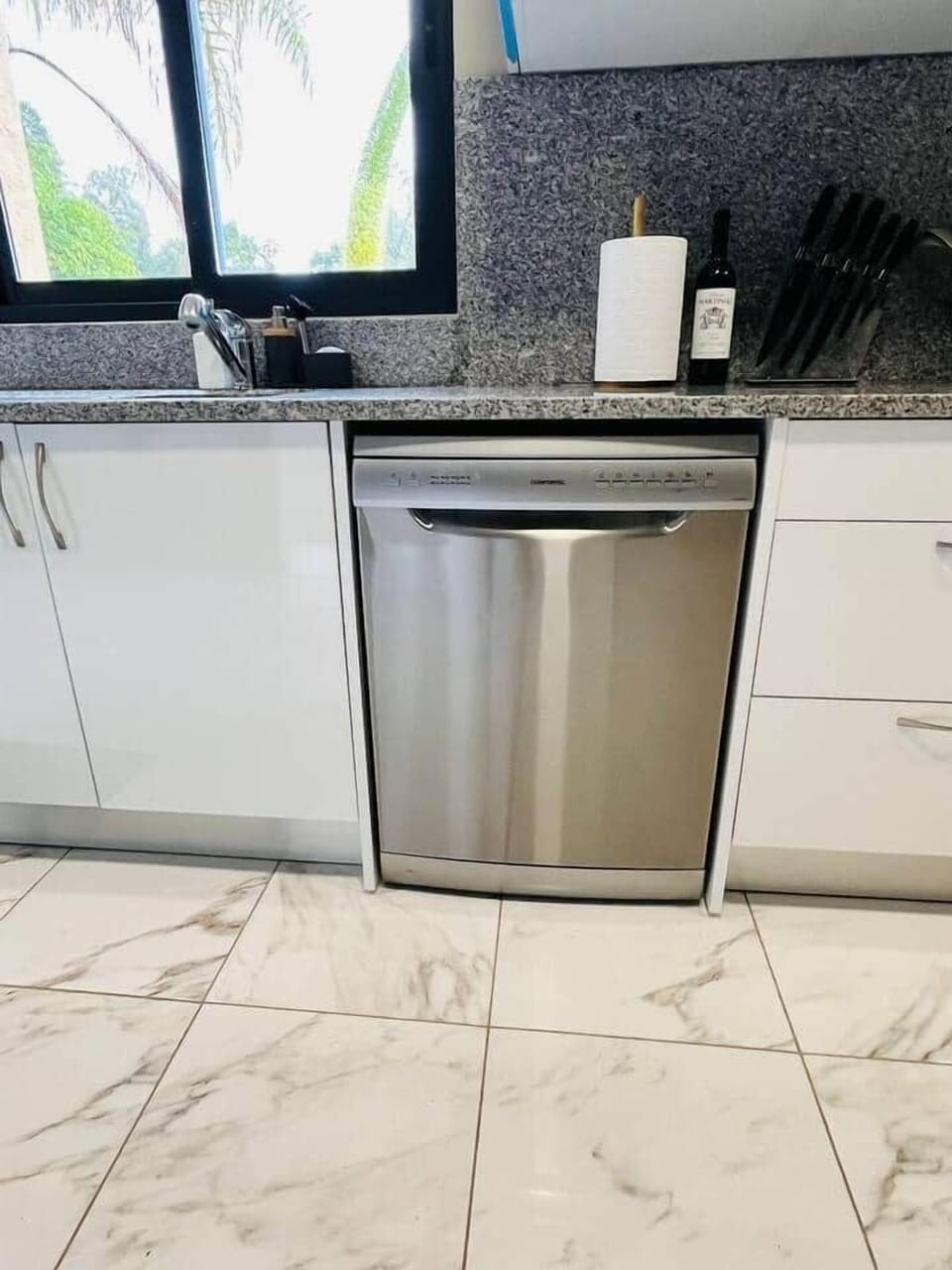 Full size dishwaher