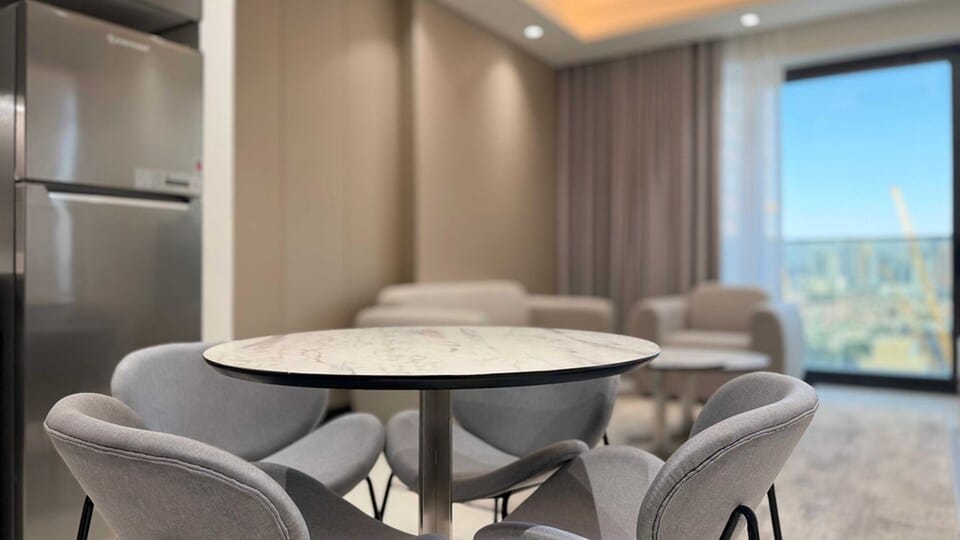 Standard Apartment, 1 Bedroom | In-room dining