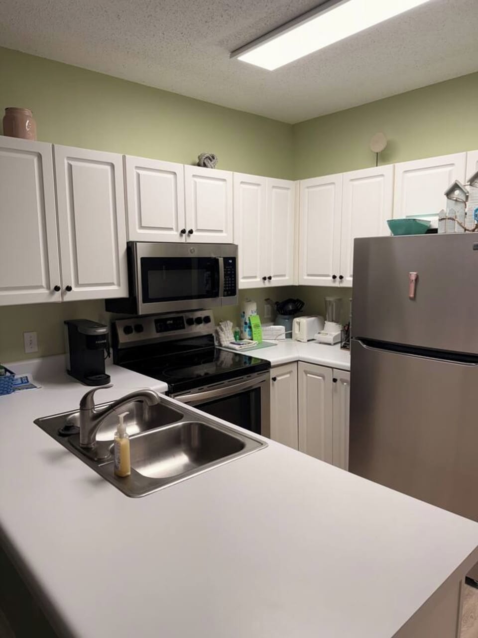 Signature Condo, 1 Bedroom, Balcony, Beach View | Private kitchen | Fridge, microwave, oven, stovetop
