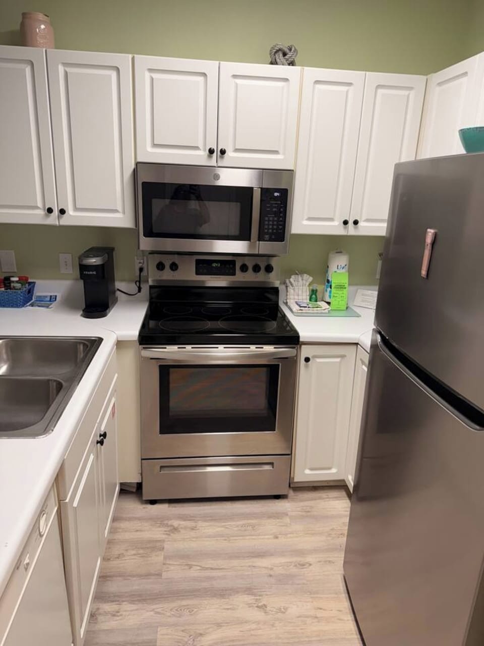 Signature Condo, 1 Bedroom, Balcony, Beach View | Private kitchen | Fridge, microwave, oven, stovetop