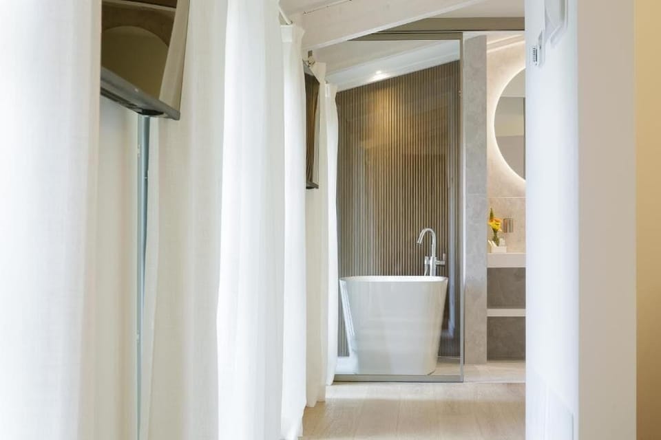 Suite | Bathroom | Slippers