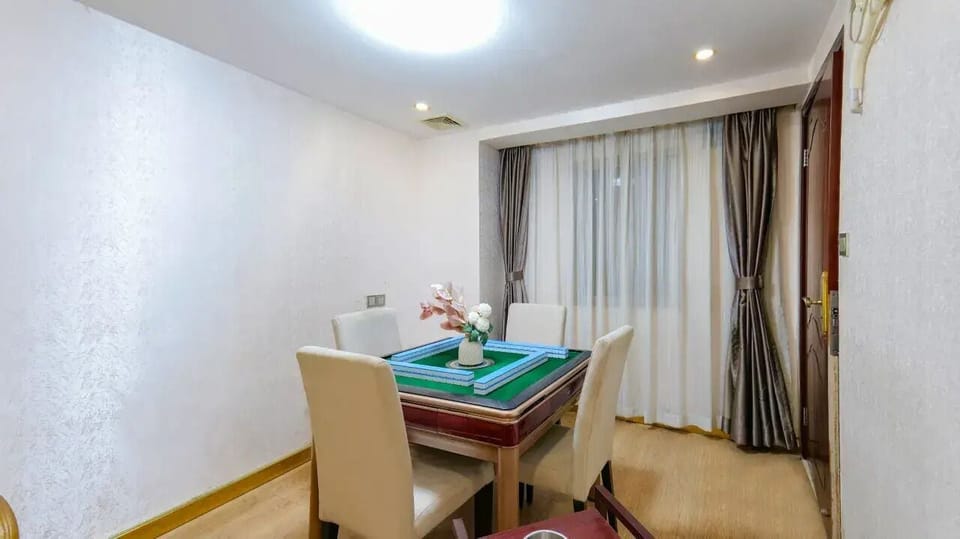 Mahjong Double Bed Suite | Dining