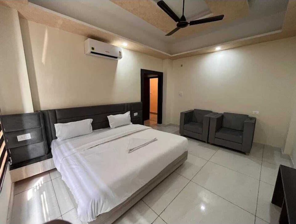Deluxe Room | Premium bedding, laptop workspace, free WiFi, bed sheets