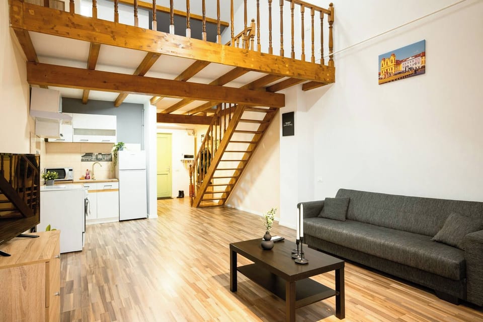 Apartment, 1 Bedroom, Balcony, City View | Living room