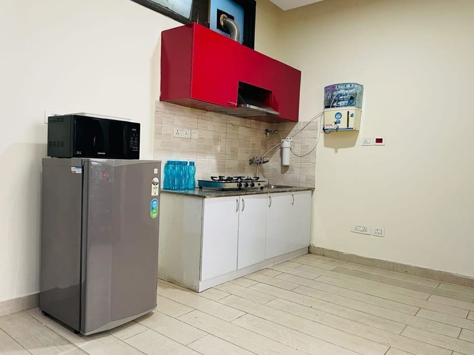Basic Double Room | Private kitchen