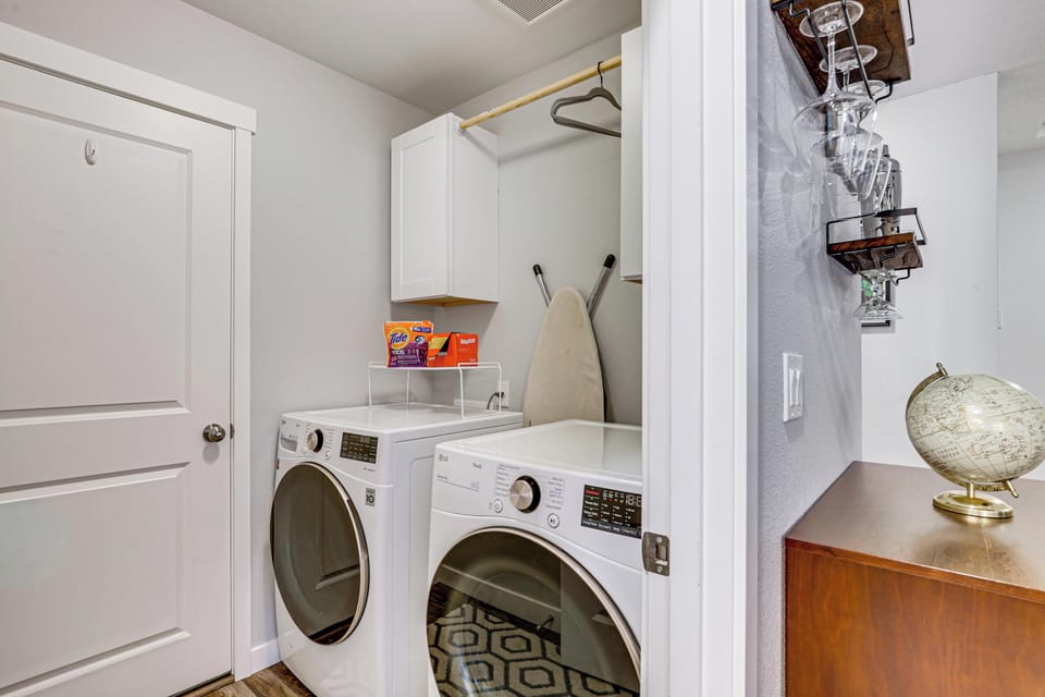 Entertainment Shed! Pet-friendly Oregon Coast Home Cottage in Bay City