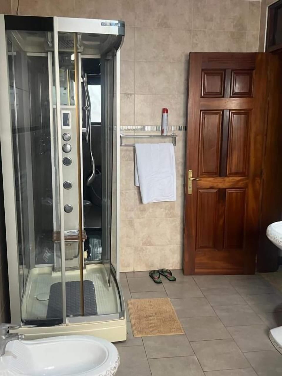ELMA SUITES & LOUNGE Bed and Breakfast in Kampala