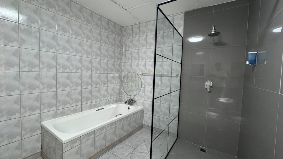 Family Room | Bathroom