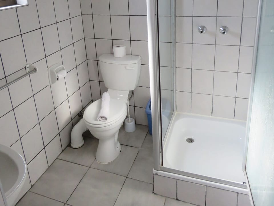 Standard Single Room | Bathroom