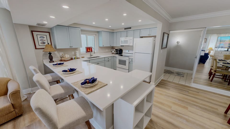 Condo, 3 Bedrooms | Private kitchen | Coffee/tea maker, fridge, oven, toaster
