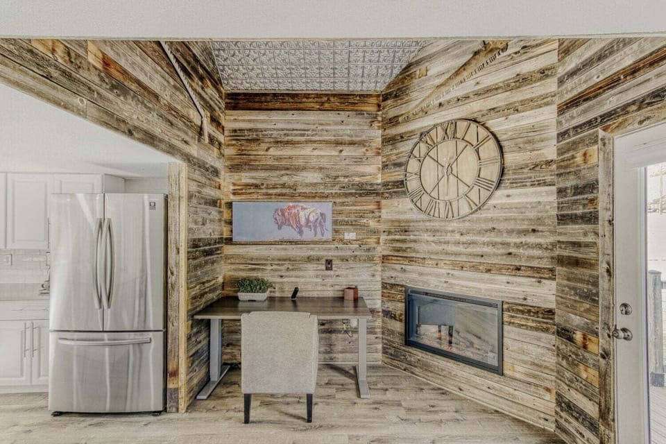 Cabin, 3 Bedrooms | Private kitchen | Coffee/tea maker, fridge, oven, toaster