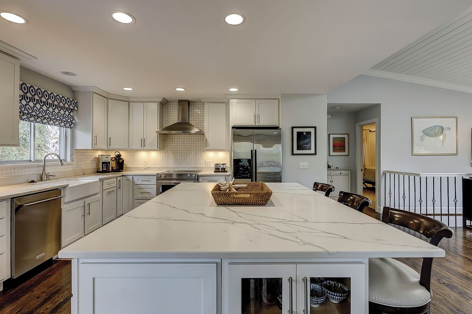4 Brown Pelican - Kitchen (Upstairs)