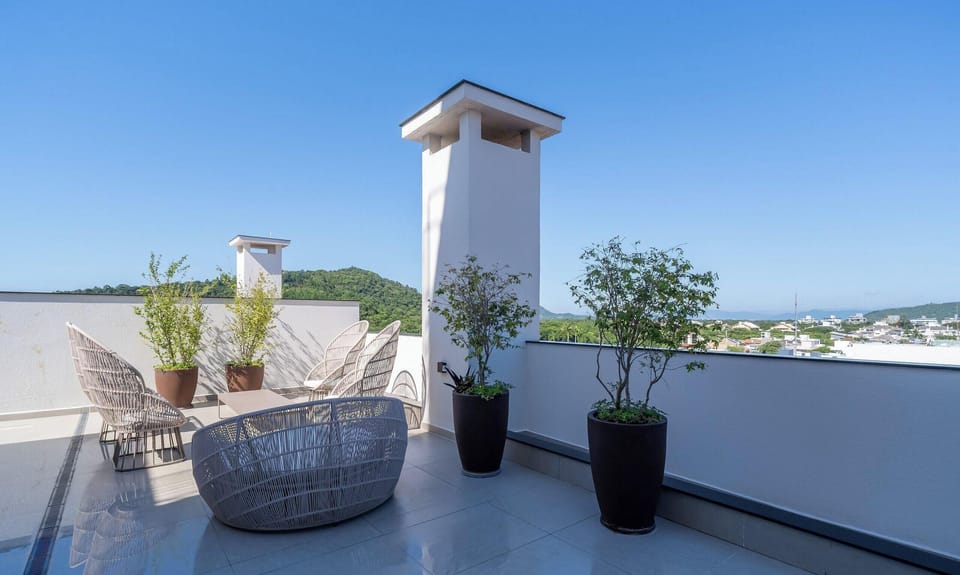 Basic Apartment | Outdoor dining