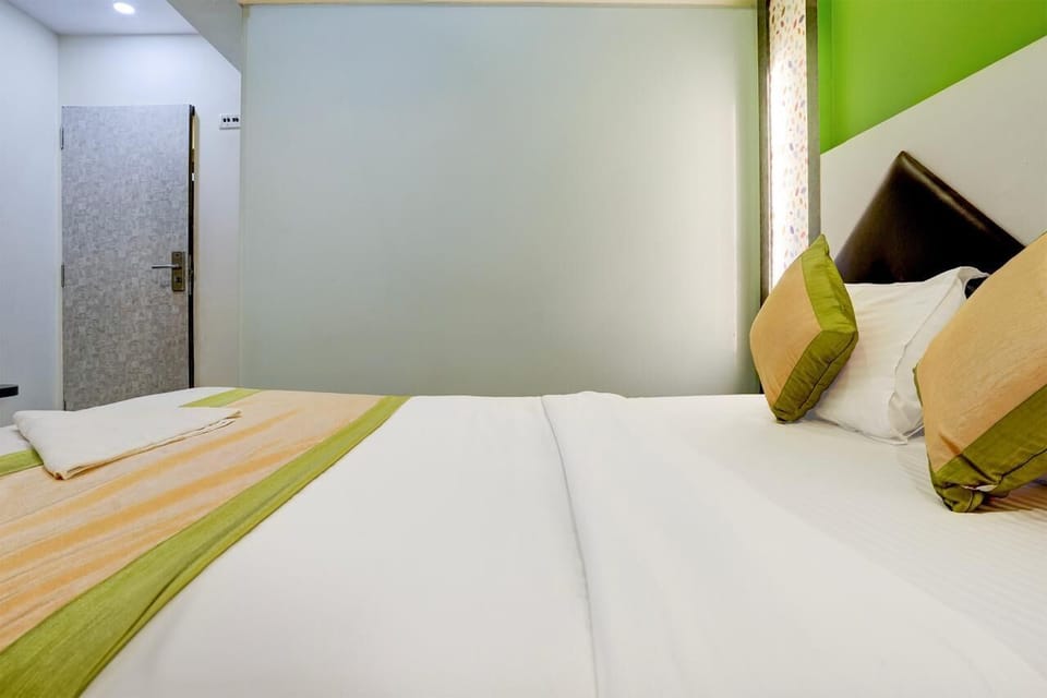 Double or Twin Room | Desk, laptop workspace, free WiFi