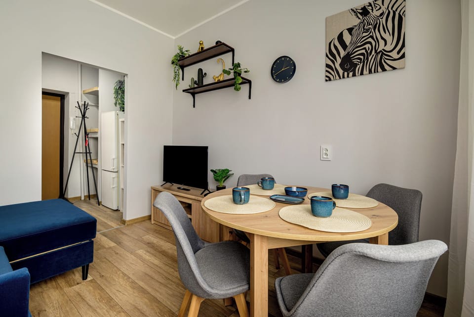 Studio | Living room | Flat-screen TV