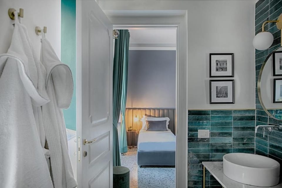 Superior Double or Twin Room | Bathroom | Slippers