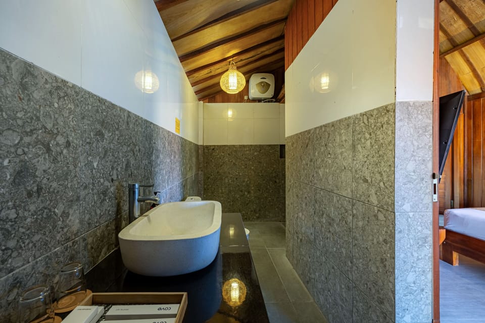 Family Suite | Bathroom
