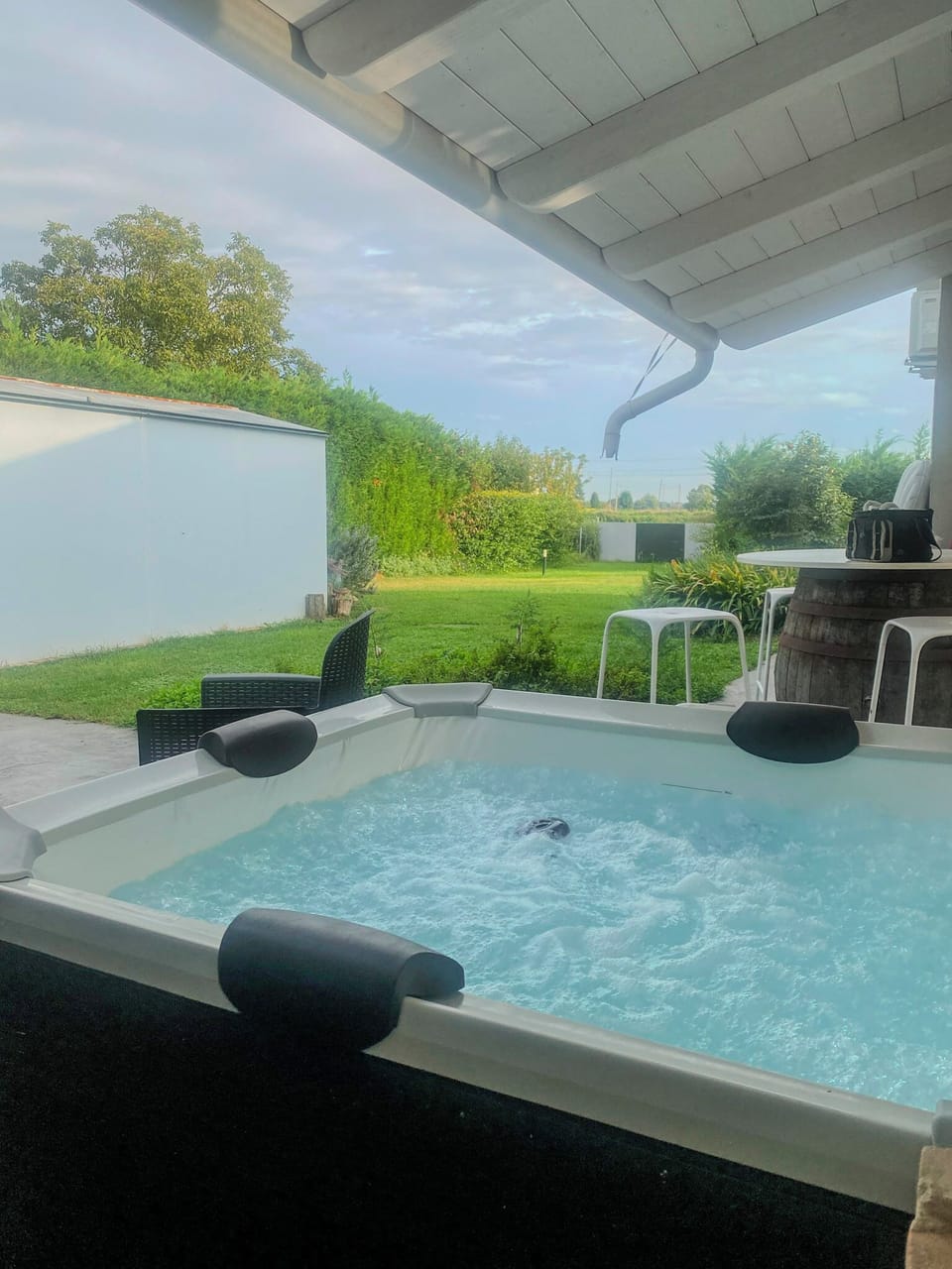 Jetted tub