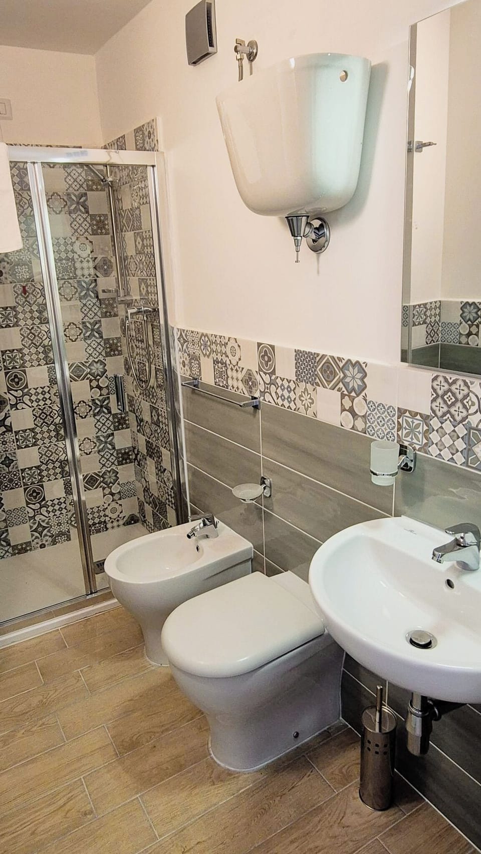Hair dryer, bidet, towels