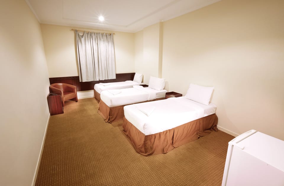 Egyptian cotton sheets, premium bedding, in-room safe, soundproofing