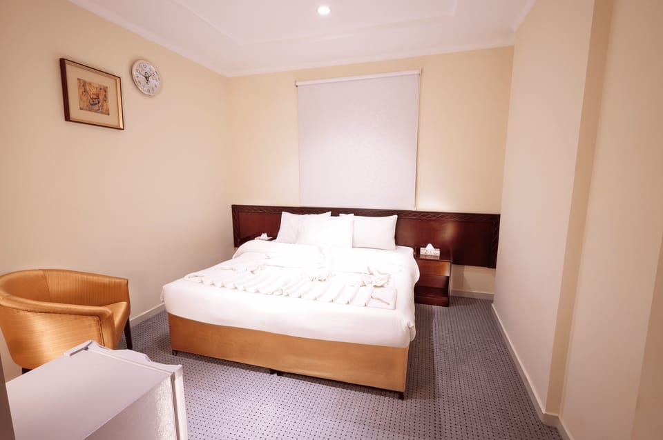 Egyptian cotton sheets, premium bedding, in-room safe, soundproofing