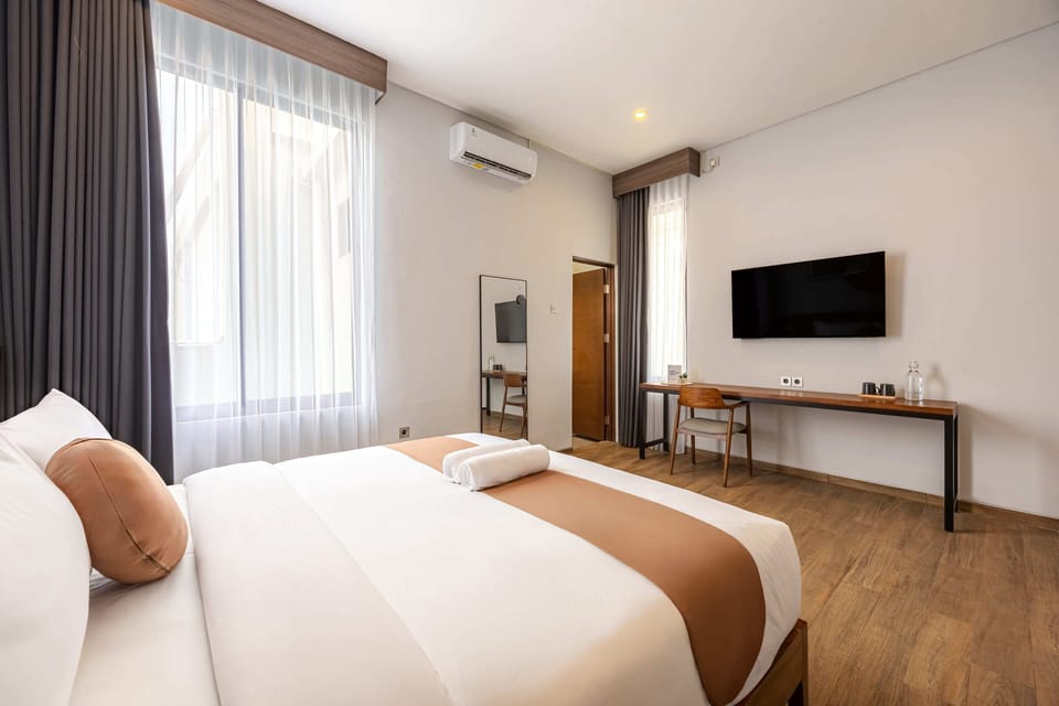 Premium Room | Free WiFi, bed sheets