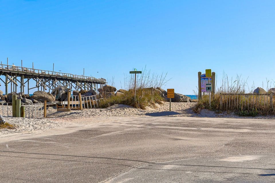 High Tide  Island North-large-035-009-A Short Stroll to the Beach-1500x1000-72dpi