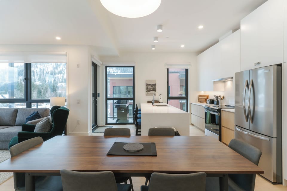Luxury Condo, Mountain View | Interior