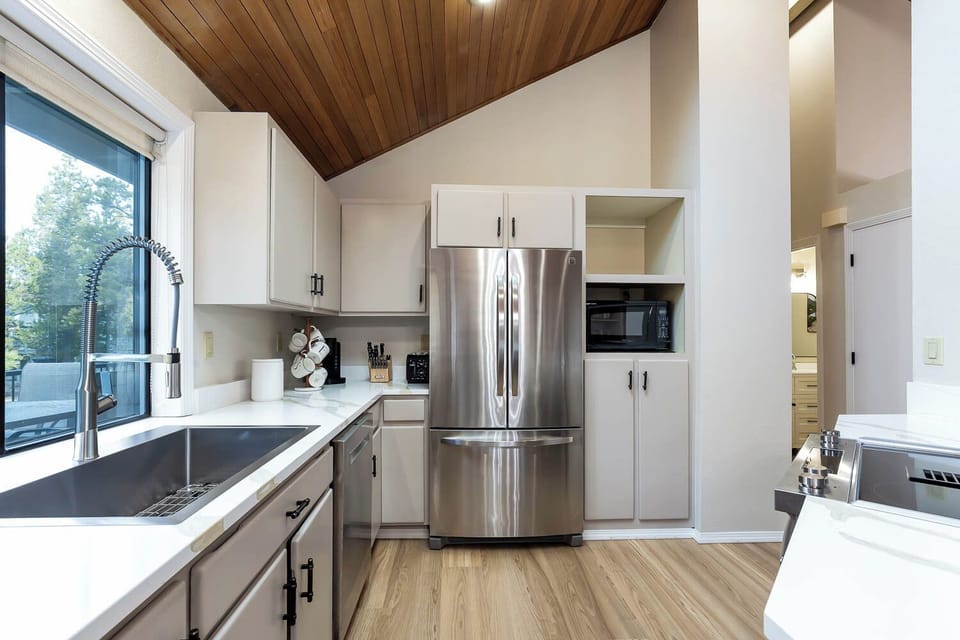 Kitchen - Main Level