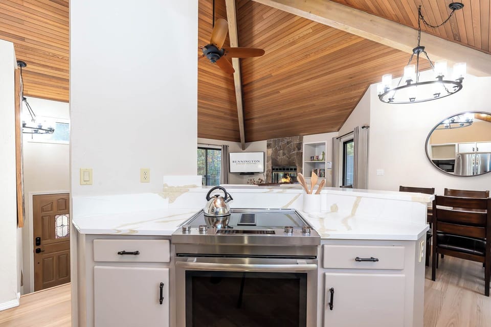 Kitchen - Main Level