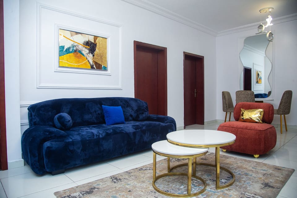 Apartment, 2 Bedrooms, City View | Living area