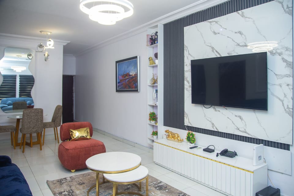 Apartment, 2 Bedrooms, City View | Living area