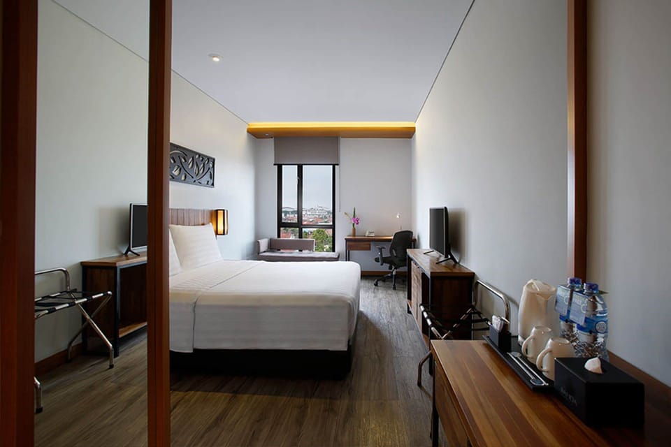 In-room safe, desk, cribs (free), WiFi (free)