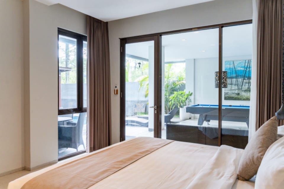 Deluxe Villa, Multiple Bedrooms, Valley View | 5 bedrooms, blackout drapes, iron/ironing board, free WiFi